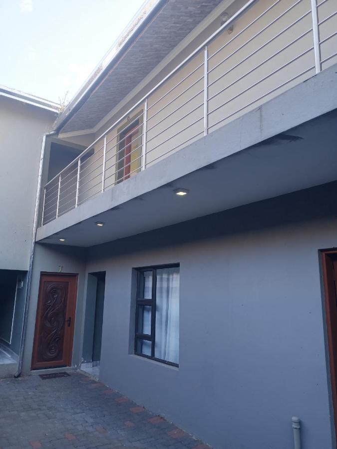Wise Bird Guest House Roodepoort Kültér fotó